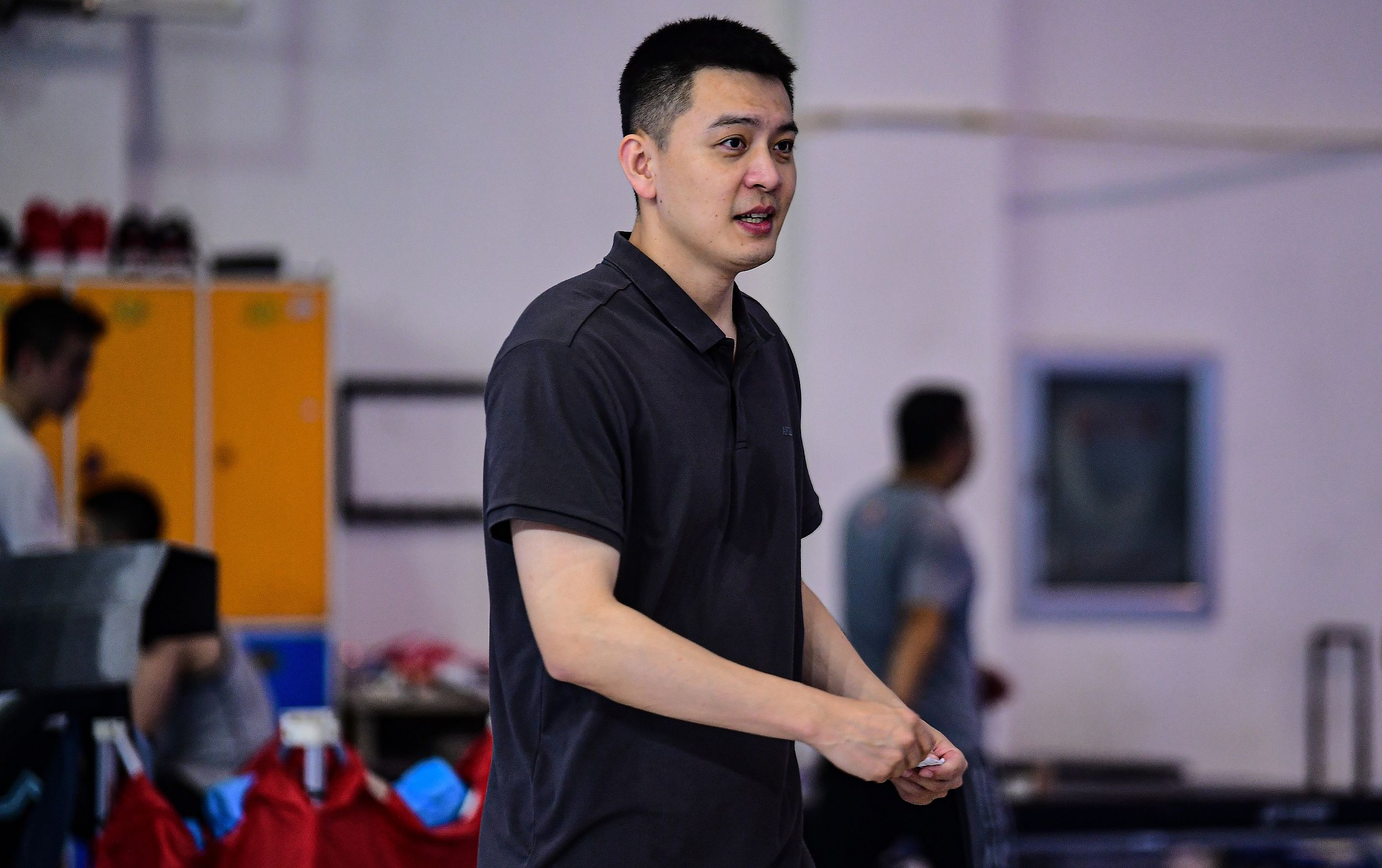 💬杨鸣:赵继伟今晚不打,四连客非常辛苦&回主场士气会转变